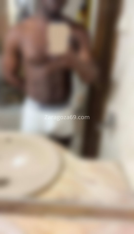 Chico africano. Atiendo a chicas. 643373084. Citas en ZARAGOZA, ZARAGOZA. www.zaragoza69.com.