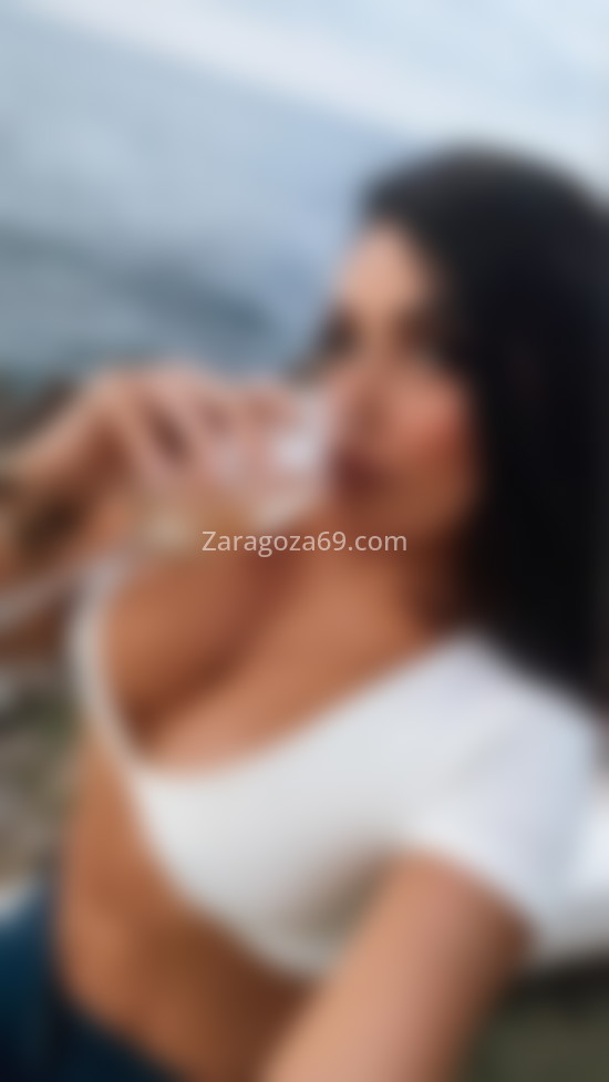 Ariadna, morena aventurera. 613968258. Citas en ZARAGOZA, ZARAGOZA. www.zaragoza69.com.