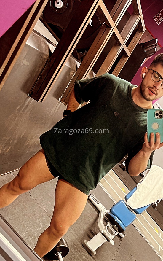 Emiliano, colombiano. 641035300. Citas en ZARAGOZA, ZARAGOZA. www.zaragoza69.com.