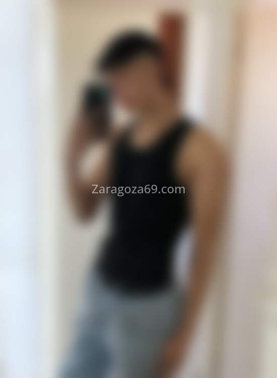 Cris, latino 19 años . 643176930. Citas en ZARAGOZA, ZARAGOZA. www.zaragoza69.com.